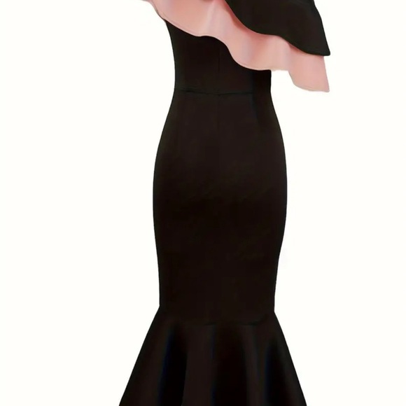 Color Block Ruffle Hem Dress. - Picture 2 of 4